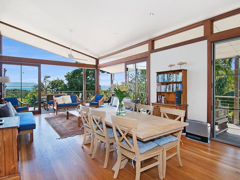 Above The Pass - Maitland Accommodation 3