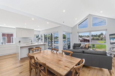 Absolute - Maitland Accommodation 0