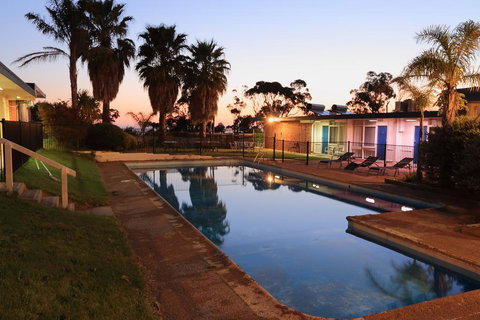 Absolute Lakes Entrance Motel - Maitland Accommodation 0