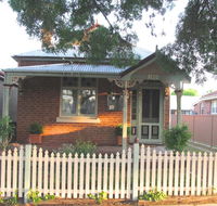 Acacia Cottage on Peel Bathurst - Maitland Accommodation