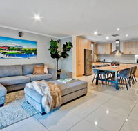 Adelaide 4 Bedroom House with Pool - Maitland Accommodation