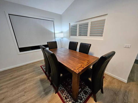 E 4 Room Retreat Family Friendly - Maitland Accommodation 4