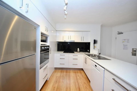 Diamond Beach Resort Broadbeach 115 - Maitland Accommodation 4