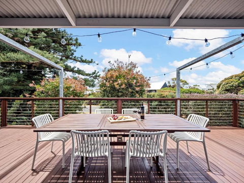 Eagle Bay Beach House - 300m To The Beach! - Maitland Accommodation 0