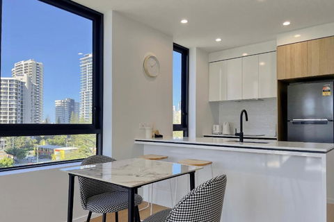 E.S. Surfers Paradise - Maitland Accommodation 3