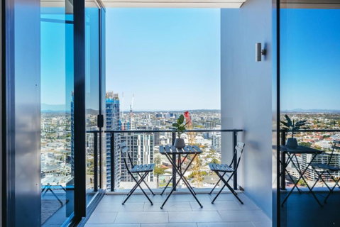 Elegant And Cozy Top Floor 1BD Apartment At South Bank - Maitland Accommodation 1