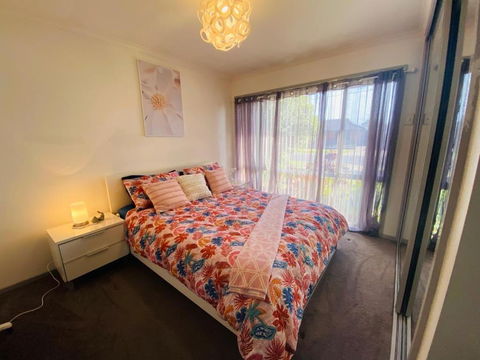 ENTIRE HOME IN WERRIBEE,BEST POSSIBLE LOCATION YOU CAN FIND - Maitland Accommodation 4