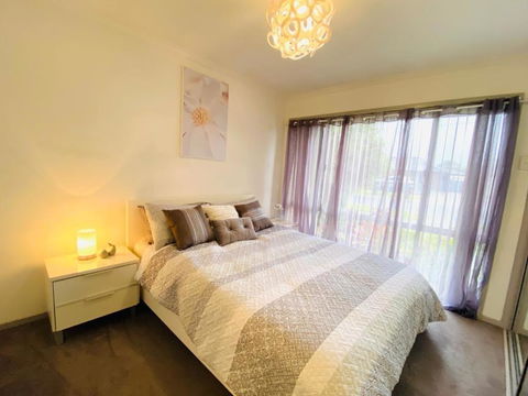 ENTIRE HOME IN WERRIBEE,BEST POSSIBLE LOCATION YOU CAN FIND - Maitland Accommodation 3