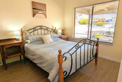 Escape By The Dunes - Maitland Accommodation 3