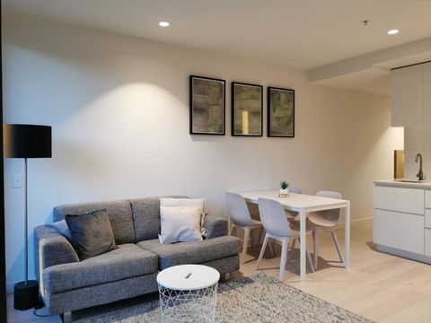 EQ Tower Modern Apartments Melbourne Central CBD - Maitland Accommodation 2
