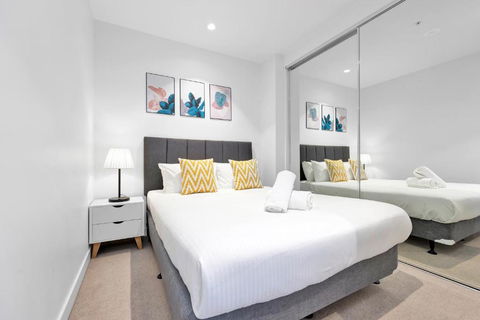 EPORO Tower Modern Apartments Melbourne Central CBD - Maitland Accommodation 1