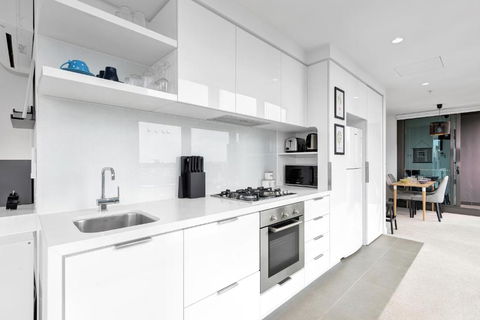 EPORO Tower Modern Apartments Melbourne Central CBD - Maitland Accommodation 3