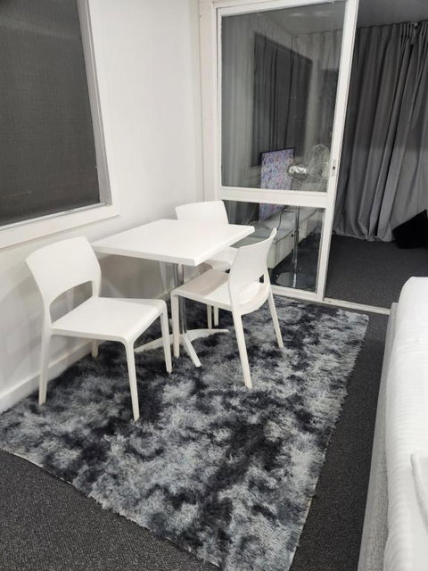 Entire Studio Apartment - Self Check-in - Maitland Accommodation 4