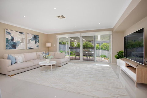 Entire Home In Park Central - Family-Friendly Getaway - Walk To Parks, Shops And Transport In Macarthur - Maitland Accommodation 2