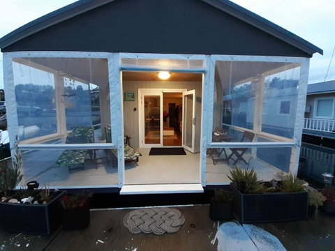 Elegant And Scenic Floating Boat House - Maitland Accommodation 0