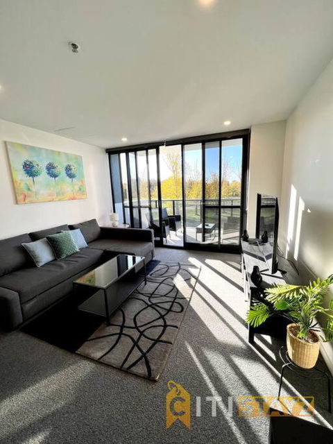 Fab In Phillip - 2bd 2bth Apt - Close To CBR Hospital - Maitland Accommodation 2