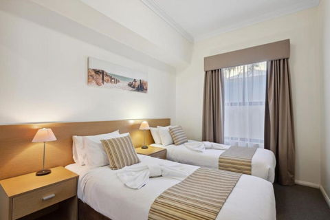 Fabulous Apt In Northbridge With Pool & WiFi - Maitland Accommodation 3