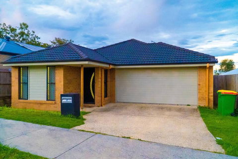 Family Home With Free Parking Close To Everything - Maitland Accommodation 0