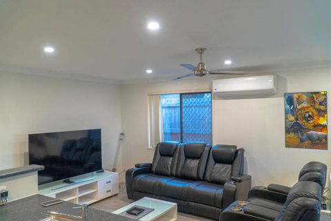 Family Home With Free Parking Close To Everything - Maitland Accommodation 4