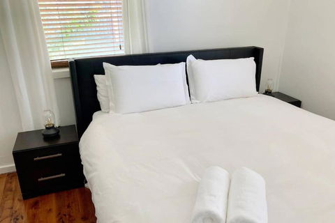 Fieldsend Cottage - Maitland Accommodation 2