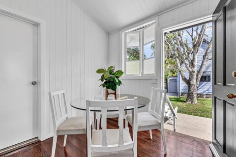 Gabba Central 2 Separate Homes 1 Block 6 Bdrms - Maitland Accommodation 4