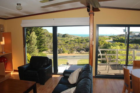 Gabbadah Beach House - Maitland Accommodation 4