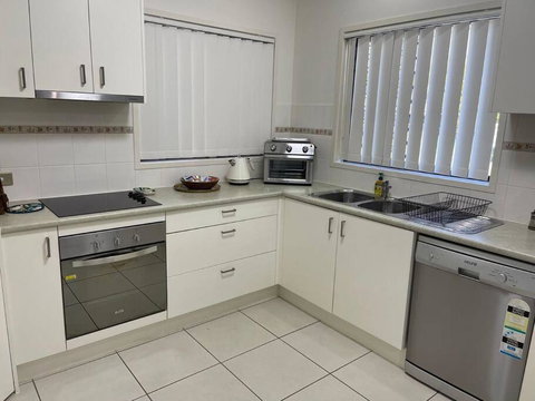 Georgina Townhouse - Maitland Accommodation 2