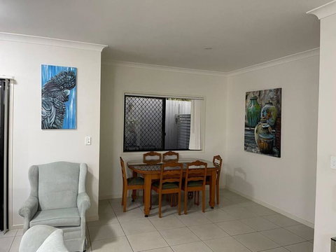 Georgina Townhouse - Maitland Accommodation 3