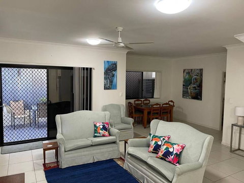 Georgina Townhouse - Maitland Accommodation 4