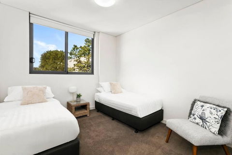 GLAD3 Gladesville Getaway Bright & Contemporary - Maitland Accommodation 2