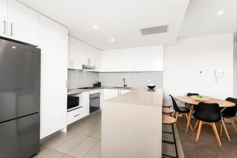 GLAD3 Gladesville Getaway Bright & Contemporary - Maitland Accommodation 4