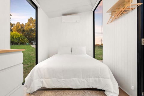Glorious Escape By Tiny Away - Maitland Accommodation 3