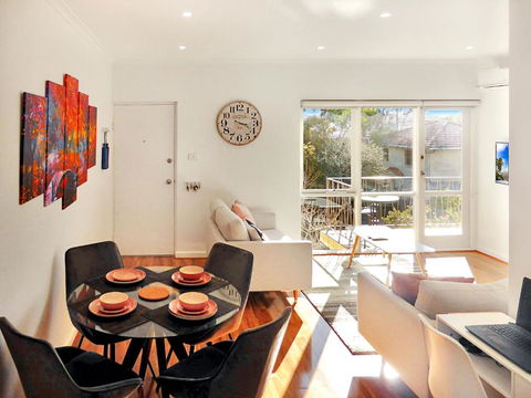 Glen Iris, Quiet Boutique 2 Bedroom Netflix, WIFI, Parking, Free Wine - Maitland Accommodation 0