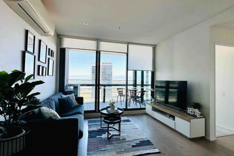 Free Parking Private Room In Docklands - Amazing View - Shared Washroom - Homestay With Host - Maitland Accommodation 2