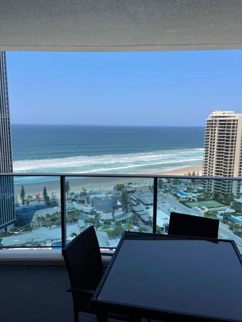 H Luxury Apartment At Surfers Paradise High Floor - Maitland Accommodation 3
