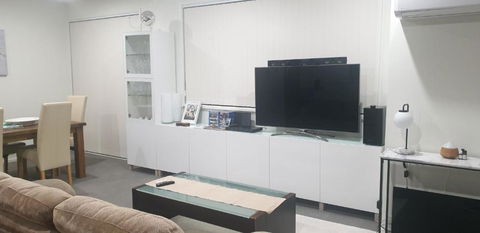 GREENWAY WATERS 2 Bed Apartment - Maitland Accommodation 4