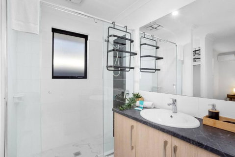 Guildford Family Hideaway - Maitland Accommodation 2