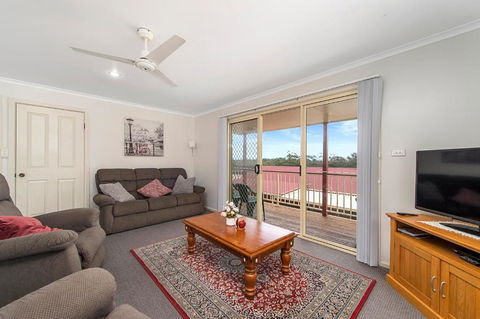 H1211 Mission Terrace Lakewood Heights Estate - Maitland Accommodation 1