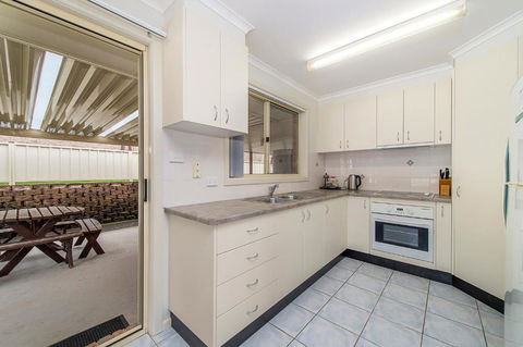 H1211 Mission Terrace Lakewood Heights Estate - Maitland Accommodation 4