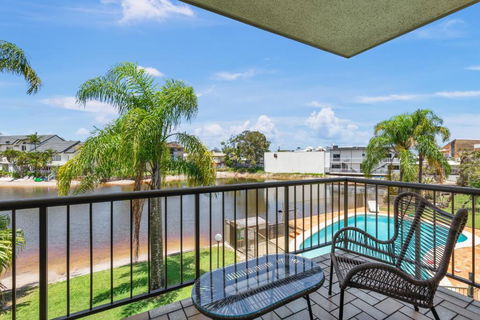 HACIENDA- CANAL VIEWS AND COMFORT - Maitland Accommodation 3