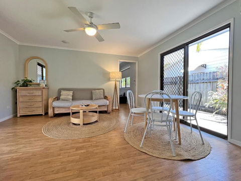 HAPPY DAZE - Maitland Accommodation 2
