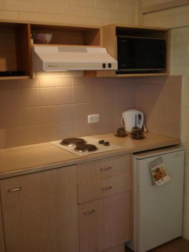 H & D Apartments - Maitland Accommodation 1