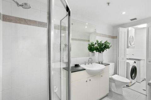 HELP1 - Chatswood Charm Central Apartment Near Station - Maitland Accommodation 3