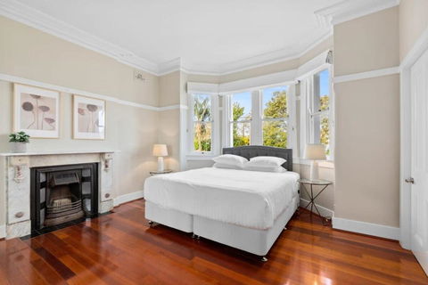Huge Harbour View Apartment In Historic Home - Maitland Accommodation 2
