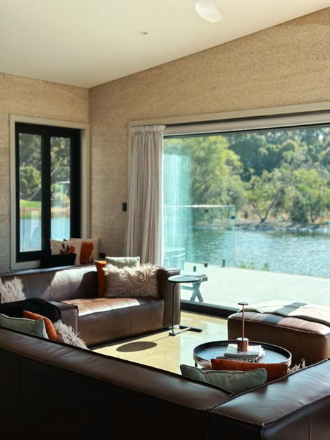 INDICA HEMP HOUSE - Multi Award Winning-Luxury-Eco Designed House-lake Views-hot Tub-Cinema - Maitland Accommodation 2