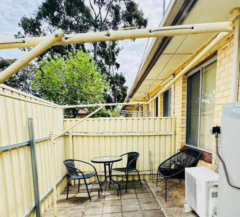 Inviting Ashford Stay - Maitland Accommodation 1