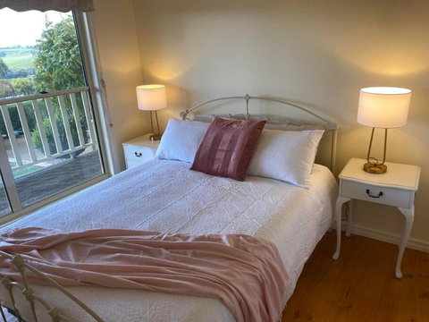 IRONBARK FARM Farmhouse On 52 Acres In The Scenic Yarra Valley - Maitland Accommodation 3