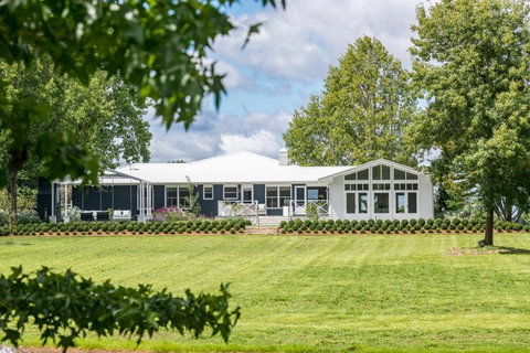 Isca House, Exeter, NSW - Maitland Accommodation 0