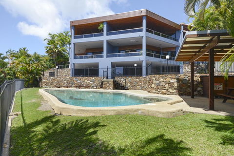 Airlie Harbour Apartment - Airlie Beach - Maitland Accommodation 3
