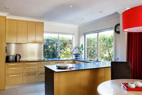 Akai Hana - Maitland Accommodation 3